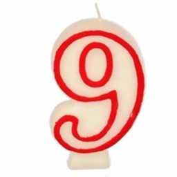 Bild von Zahlenkerze weiss "9" mit rotem Rand
